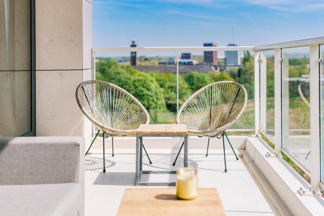 Shs Homes-Luxe Highrise, 2 Bedrooms, Kitchen, Free Parking, Stunning View, Large Tarrasse, Workspace ハッセルト エクステリア 写真