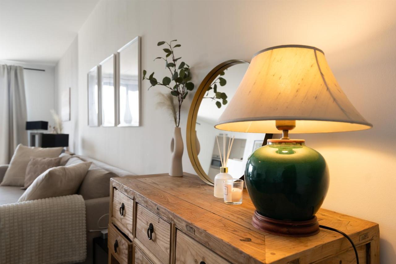 Shs Homes-Luxe Highrise, 2 Bedrooms, Kitchen, Free Parking, Stunning View, Large Tarrasse, Workspace ハッセルト エクステリア 写真
